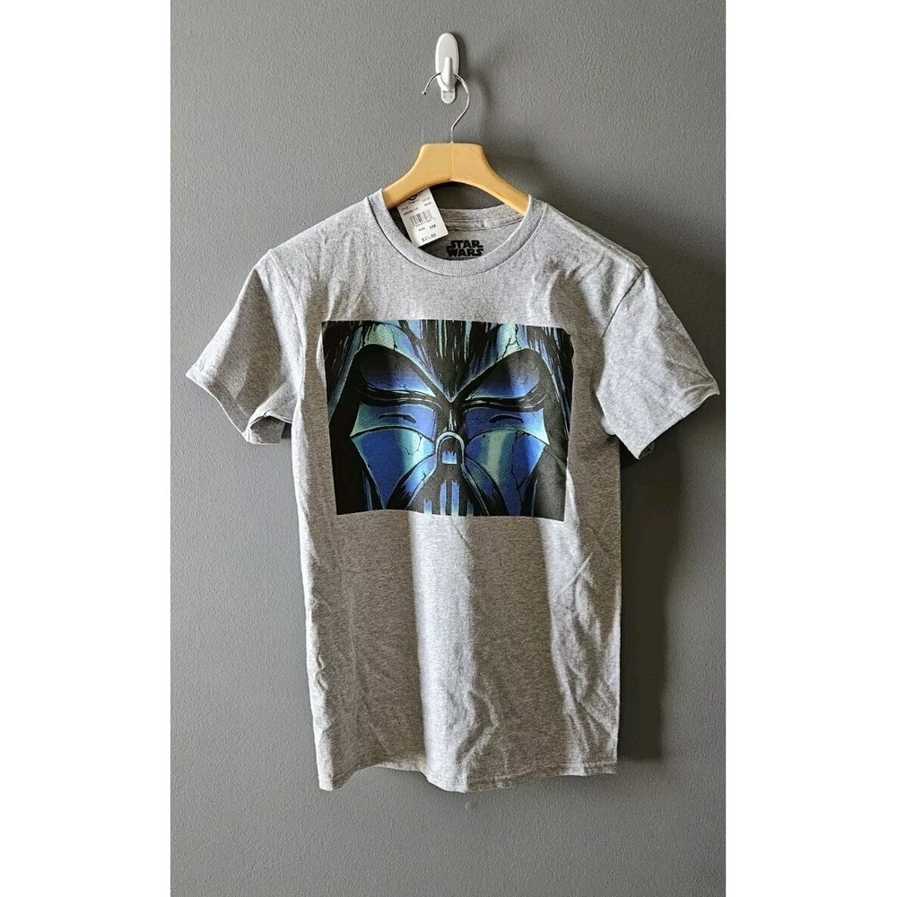 Star Wars Darth Vader Graphic Tee - New With Tags (NWT) - Small Size T-Shirt